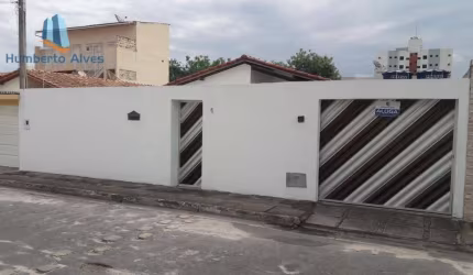 Casa com 3 dormitórios à venda por R$ 495.000,00 - Candeias - Vitória da Conquista/BA