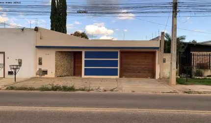 Casa para Locação em Vitória da Conquista, Boa Vista, 3 dormitórios, 3 suítes, 4 banheiros, 2 vagas