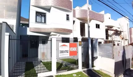 Excelente sobrado sem germinação à venda no bairro Uberaba-Curitiba-PR.