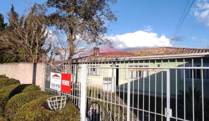 Imperdível oportunidade: Casa à venda em Curitiba-PR, São Braz(Jardim Vergínia) 2 quartos, 1 suíte, 3 salas, 2 banheiros, 3 vagas, 139,24 m².