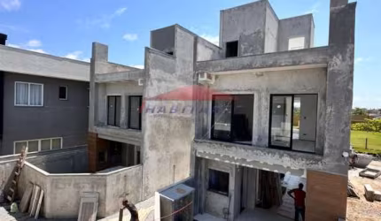Lindo sobrado localizado no litoral do Paraná Balneario Gaivotas-Matinhos
