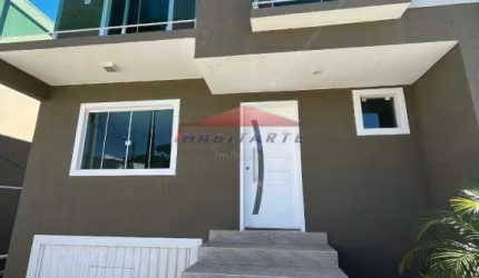 Lindo Sobrado triplex localizado no bairro Uberaba-Curitiba-PR