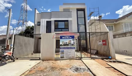 Sobrado à venda em Curitiba-PR, bairro Vista Alegre: 3 quartos, 1 suíte, 2 salas, 3 banheiros, 2 vagas, 142,63 m². Aproveite!