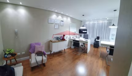 Òtima sala comercial localizada no Centro de Curitiba-PR.