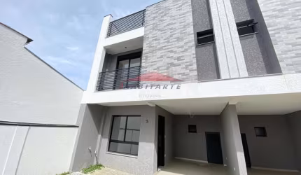 Sobrado à venda em Curitiba-PR, bairro Uberaba: 3 quartos, 1 suíte, 2 salas, 3 banheiros, 1 vaga, 167,27m². Venha conferir!
