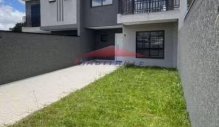 Imperdível: Sobrado à Venda em Curitiba-PR, Bairro Uberaba - 3 quartos, 1 suíte, 2 salas, 3 banheiros, 2 vagas, 170,00 m².