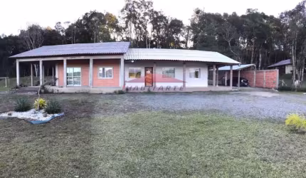 Òtima chacara localizada em Piraquara-PR.