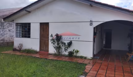 Casa a venda em São José dos Pinhais - Afonso Pena: 2quartos, sala,banheiro, 4 vagas de garagem, Edicula, amplo espaco externo!