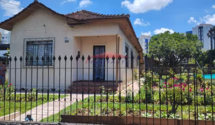 Oportunidade Única: Terreno de 990m² à Venda em Novo Mundo, Curitiba-PR - Ideal para construção de prédios ou condomínio!