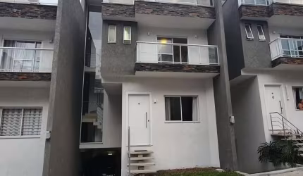 Sobrado de alto padrão à venda - Residencial Saint Etienne - Uberaba - Curitiba.