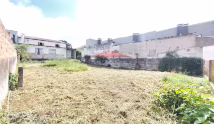 Terreno à venda em Curitiba-PR, Uberaba: 797m² de oportunidade única!