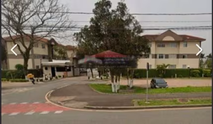 Imperdível oportunidade de compra: Apartamento à venda em Curitiba-PR, no bairro Uberaba, com 3 quartos, 1 sala, 1 banheiro, 2 vagas de garagem e 53,00 m² de área.