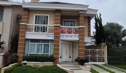 Casa a  venda em condominio, Curitiba-PR, bairro Portão: 3 quartos, 1 suíte, 2 salas, 3 banheiros, 6 vagas de garagem, 240 m².