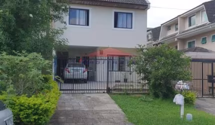 Sobrado à venda em Curitiba-PR, Jardim das Américas: 3 quartos, 1 suíte, 2 salas, 4 vagas, 164m² de área. Imperdível!