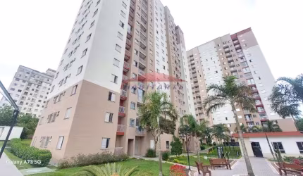 Apartamento à venda em Curitiba-PR, no bairro Pinheirinho! 2 quartos, 1 sala para dois ambientes, 1 banheiro, 1 vaga de garagem. Venha conferir!