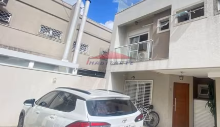 Impecável sobrado de 3 quartos no Jardim das Américas: 132m², 1 suíte, 3 salas, 3 banheiros e 2 vagas de garagem!