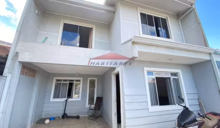 Sobrado à Venda em São José dos Pinhais-PR, Bairro Ipê: 4 Quartos, 2 Salas, 2 Banheiros, 2 Vagas, 140m²!