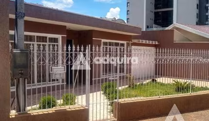 Casa à venda 3 Quartos, 1 Vaga, 395.28M², Orfãs, Ponta Grossa - PR