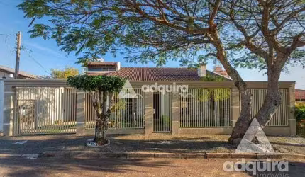 Casa à venda com piscina aquecida e coberta no bairro órfãs