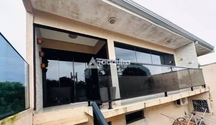 Casa mobiliada à venda, ampla suíte, casa 200m², terreno 275m², apenas uma quadra da avenida princi