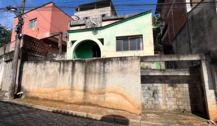 Casa a venda próxima ao centro