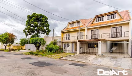 Sobrado  tripléx com 3 dormitórios à venda, 232 m² por R$ 730.000 - Capão da Imbuia - Curitiba/PR