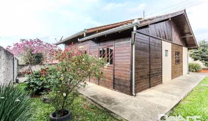 CASA LINDA EM GRANDE TERRENO (534m2) - NO BAIRRO VILA NOVA / MAFRA - R$ 300.000