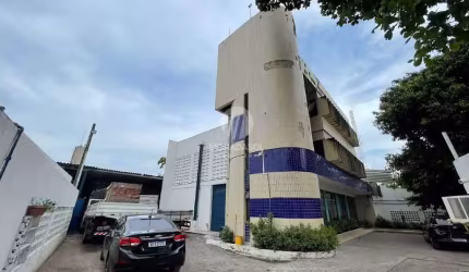 Prédio à venda com 334,61 m² de área útil na Imbiribeira, Recife/PE.