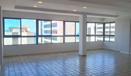 Cobertura Duplex com 05 quartos a poucos metros da praia de boa viagem.