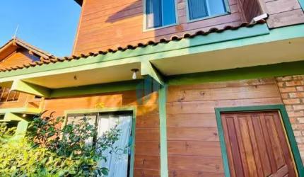 Bela Casa na Praia do Rosa, com Vista Incrível p/ Lagoa, em Garopaba!