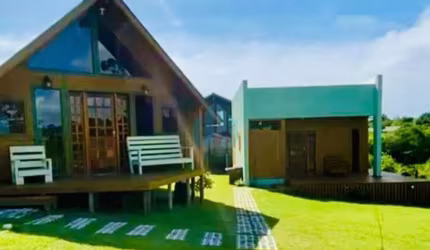 Condomínio com 4 Casas na Praia do Rosa, Próximo a Todo Comércio!
