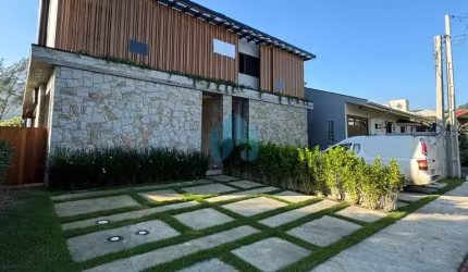 Lindas Casas Novas, Localizadas no Loteamento Panorâmico, no Centro de Garopaba!