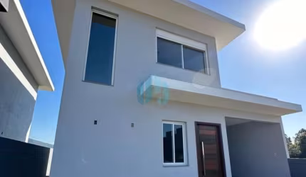 Linda Casa Nova, Localizada no Loteamento Campo Duna, em Garopaba!