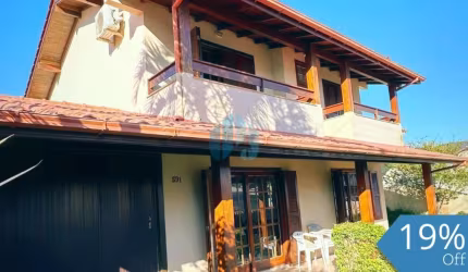 Bela Casa Localizada a 3 Quadras da Avenida Central, Centro | Garopaba - SC