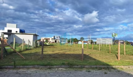 Ótimo Terreno Localizado no Loteamento Lagoa Encantada, a 3 km da Praia da Barra e 6 km da Praia Central!