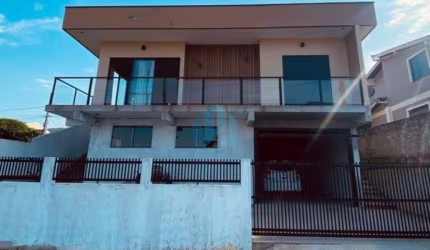 Casa Localizada no Loteamento Quinta dos Açores, Bairro Ambrósio, em Garopaba!