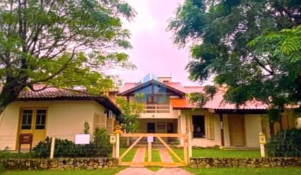 Belas Casas Localizadas no Centro de Garopaba!