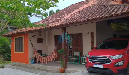 Bela Casa Localizada no Bairro Pinguirito, Próxima ao Centro de Garopaba!