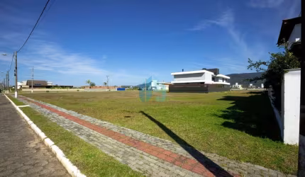 Ótimo Terreno no Condomínio Garopaba Internacional, a 5 Minutos da Praia Central de Garopaba!