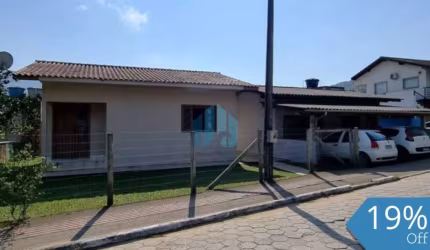 Duas Casas Localizadas no Bairro Macacu, em Garopaba!