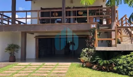 Bela Casa Localizada no Bairro Ferraz, ao Lado do Centro de Garopaba!