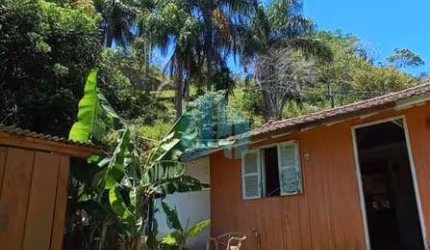 Amplo Terreno com Linda Vista das Montanhas e Mar, Localizado na Região Central de Garopaba!