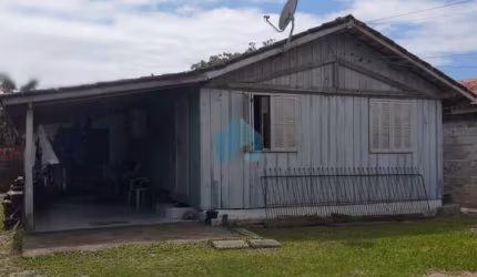 Casa Mista Localizada no Bairro Campo Duna, em Garopaba.