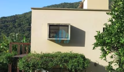 Belo Imóvel Residencial e Comercial, no Bairro Siriú, Aprox. 500 m da Praia, em Garopaba!