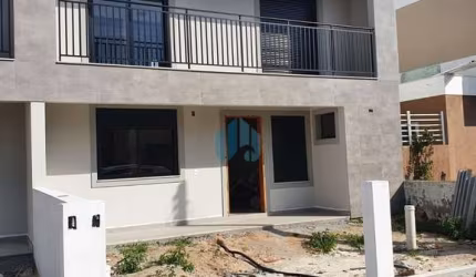 Bela Casa Localizada no Bairro Pinguirito, em Garopaba!