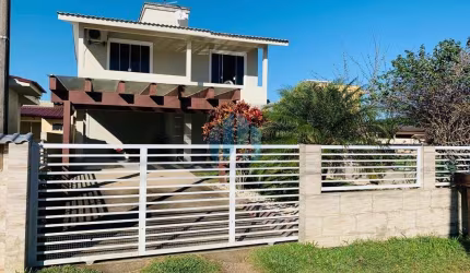 Bela Casa no Bairro Areias de Palhocinha, em Garopaba, Próxima do Centro e das Praias da Região!