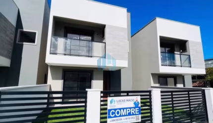 Bela Casa Localizada no Bairro Ferraz, em Garopaba!