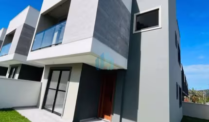 Bela Casa Localizada no Bairro Ferraz, em Garopaba!