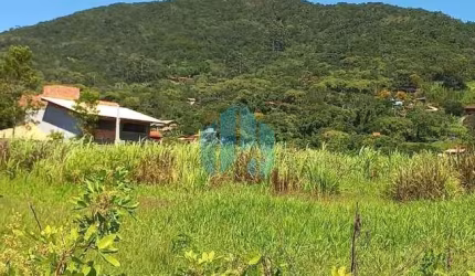 Amplo Terreno Localizado a 300 m do Mar, Bairro Gamboa, em Garopaba!