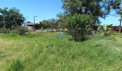 Ótimo Terreno de Esquina com Potencial p/ Comercio, a 25 min do Centro de Garopaba!